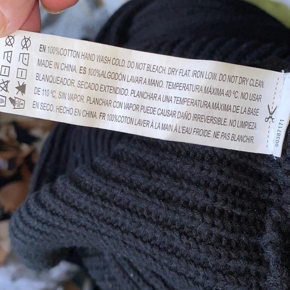 Women's V-Neck Sweater - Black - Picture 8 of 8